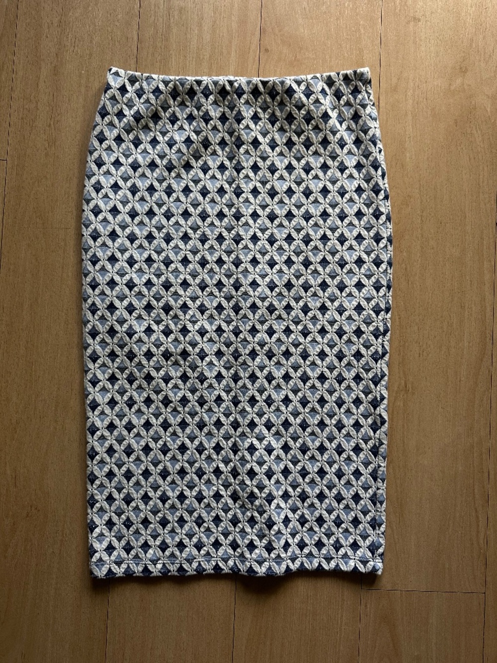 Zara Trafaluc Skirt Womens Size 28 M Blue White Patterned Pull On Bodycon Pencil